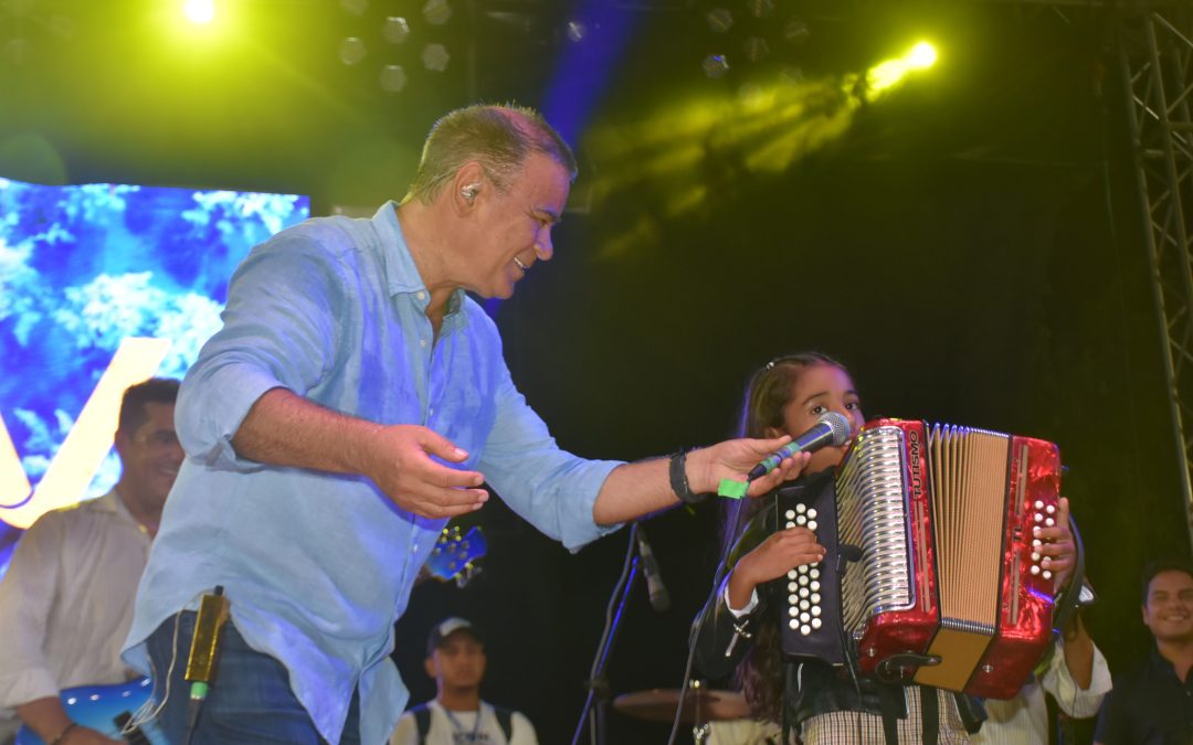  Iván Villazón, haciendo realidad los sueños de los niños y adultos en sus conciertos musicales