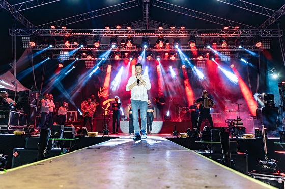 Jorge Celedón sigue arrasador en las fiestas de Colombia.